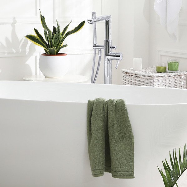 Clean Bathroom with Sunlight by Liudmila Chernetska (600x600)